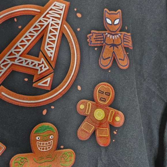 Marvel Avengers Christmas Gingerbread Cookie T-shirt Women's Sz 6X Black Tee - Picture 5 of 9